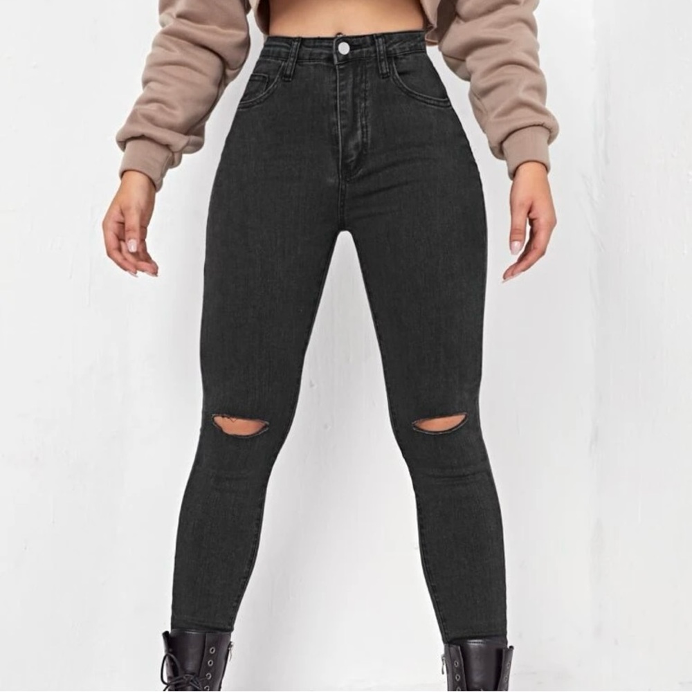 Missguided jeans Black High Rise‎ size 4 Tall  Ripped Jeans